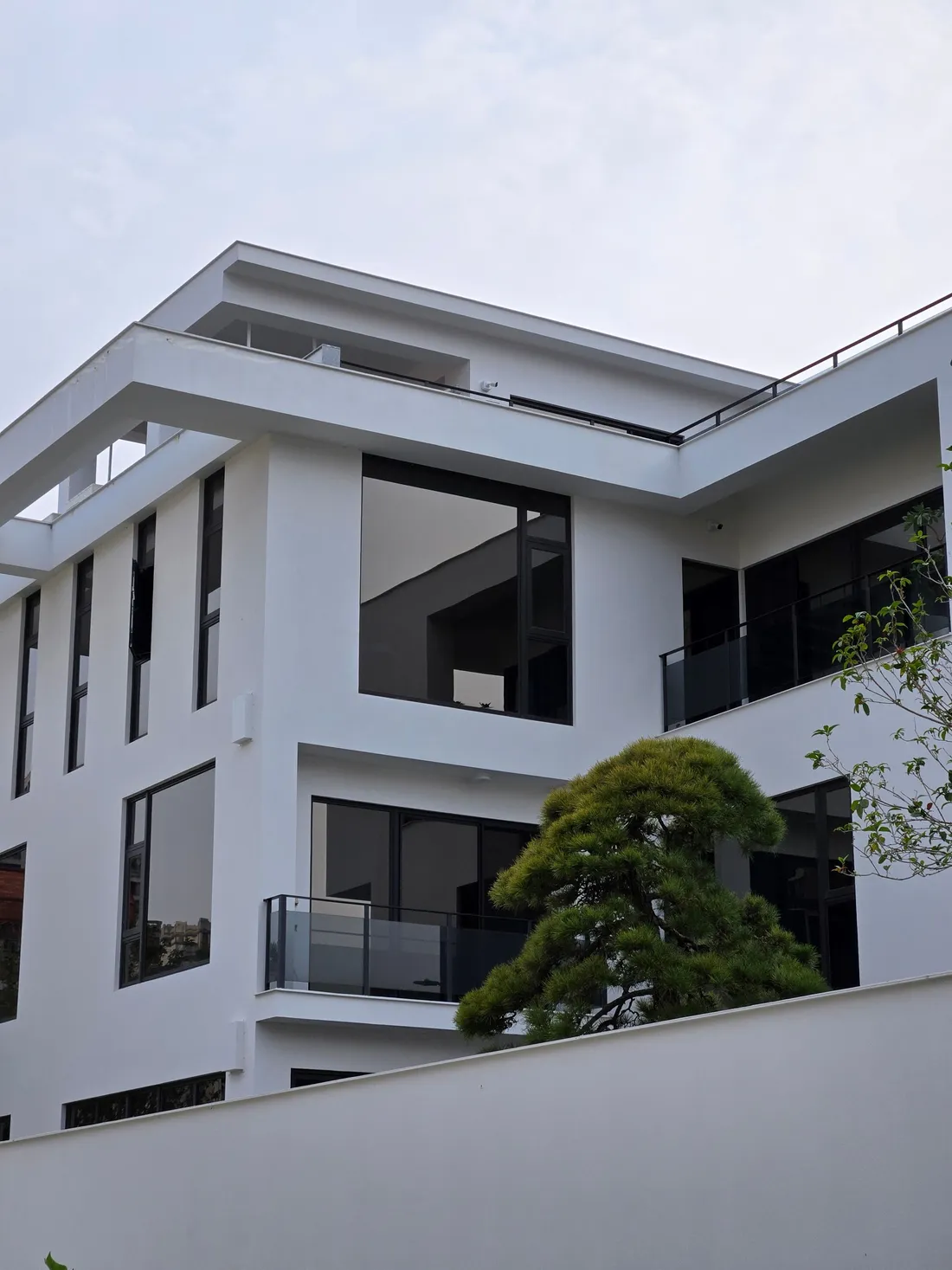 View 2 of the land and surroundings at Apolonia